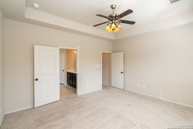 9142 yearling, San Antonio, TX 78254