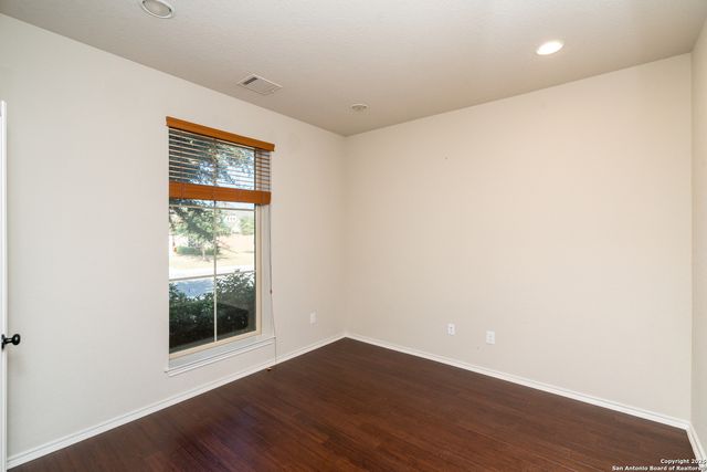 9142 yearling, San Antonio, TX 78254