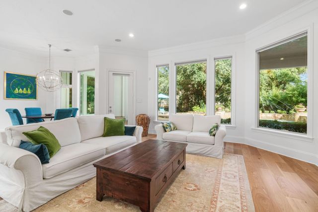 39 N Palmiera Circle, The Woodlands, TX 77382