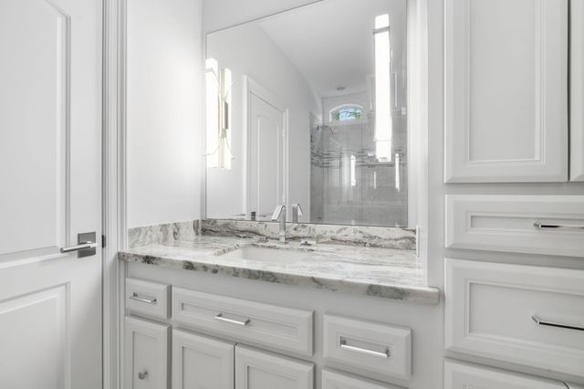 39 N Palmiera Circle, The Woodlands, TX 77382