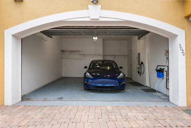 3020 NE 5th Terrace, Wilton Manors, FL 33334
