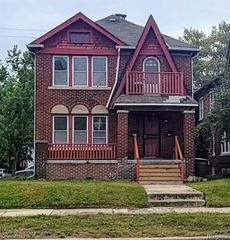 832 W Huron Street, Pontiac, MI 48341