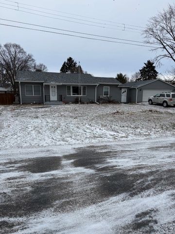 210 W South Street, Sheffield, IL 61361