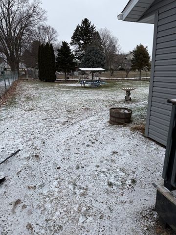 210 W South Street, Sheffield, IL 61361