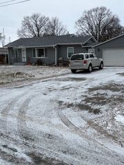 210 W South Street, Sheffield, IL 61361