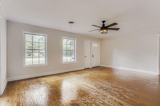 512 Park Lane, Cleveland, TX 77327