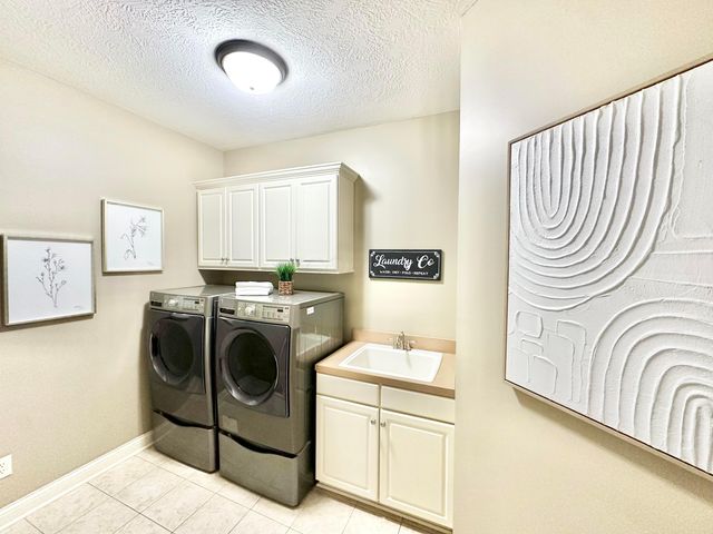 7040 Aly Dar Lane, Blacklick, OH 43004