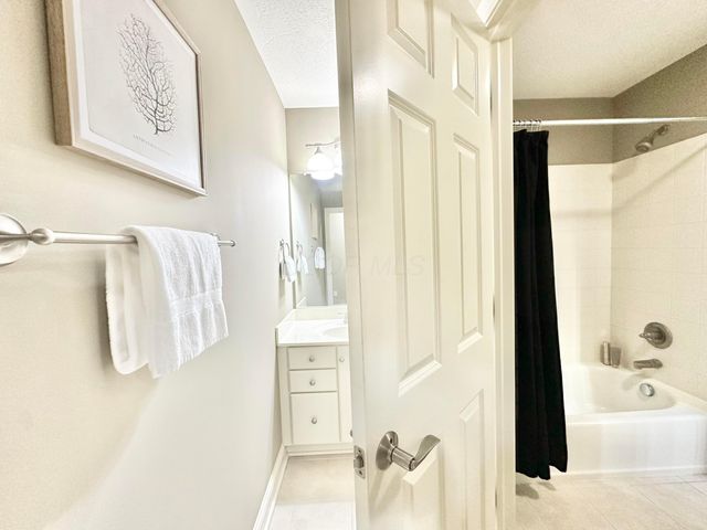 7040 Aly Dar Lane, Blacklick, OH 43004