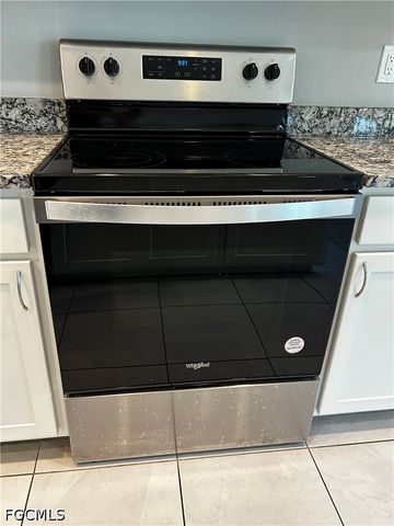 1011 NW 22nd TER, Cape Coral, FL 33993