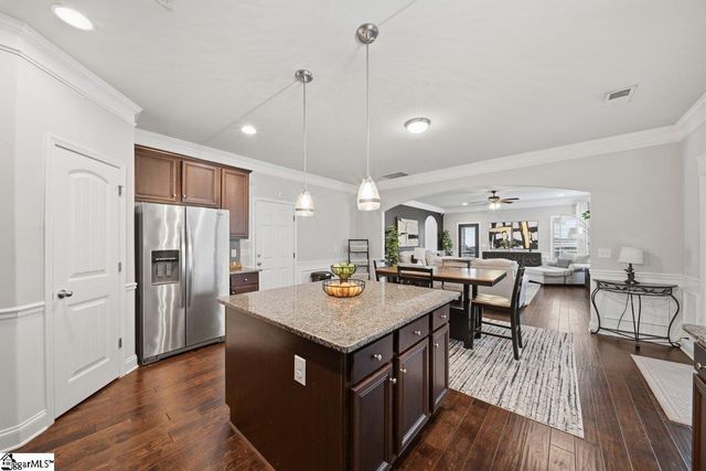 536 W Saddletree Drive, Reidville, SC 29388