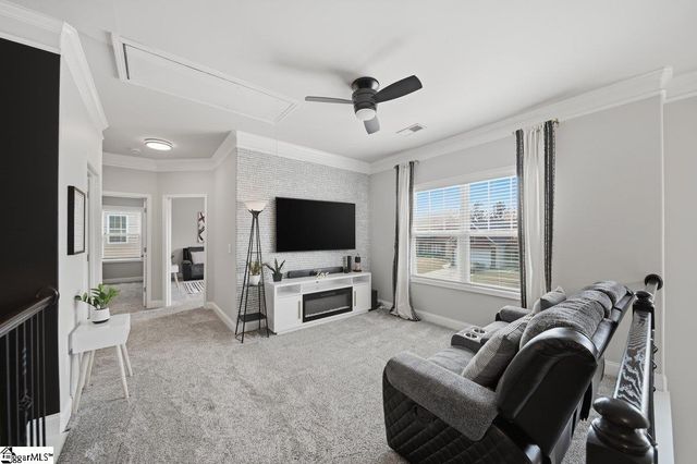 536 W Saddletree Drive, Reidville, SC 29388