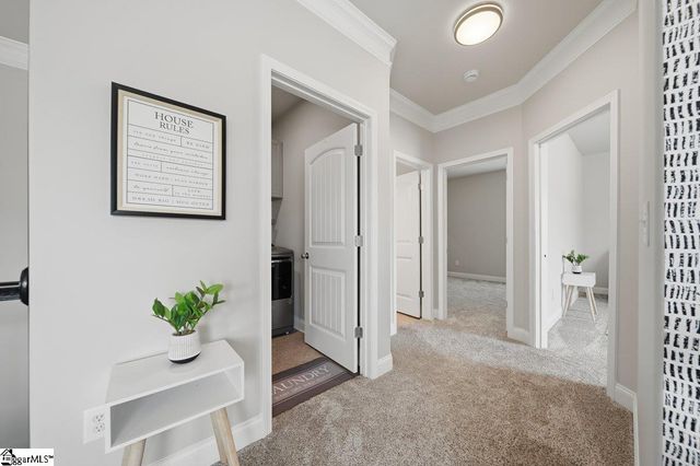 536 W Saddletree Drive, Reidville, SC 29388