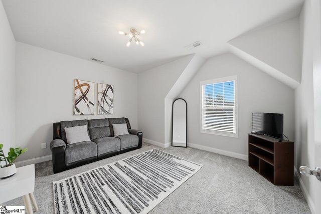 536 W Saddletree Drive, Reidville, SC 29388