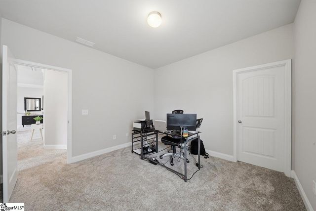 536 W Saddletree Drive, Reidville, SC 29388