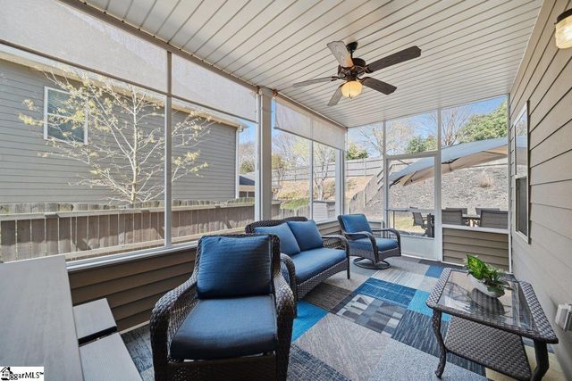 536 W Saddletree Drive, Reidville, SC 29388