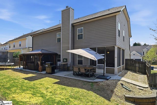 536 W Saddletree Drive, Reidville, SC 29388