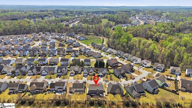 536 W Saddletree Drive, Reidville, SC 29388