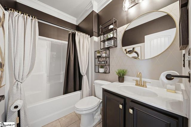 536 W Saddletree Drive, Reidville, SC 29388