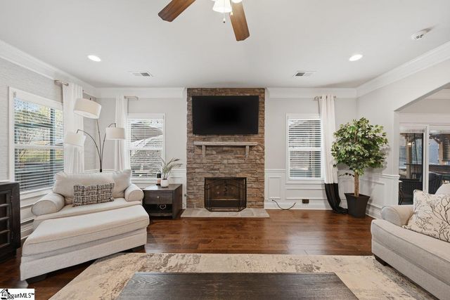 536 W Saddletree Drive, Reidville, SC 29388