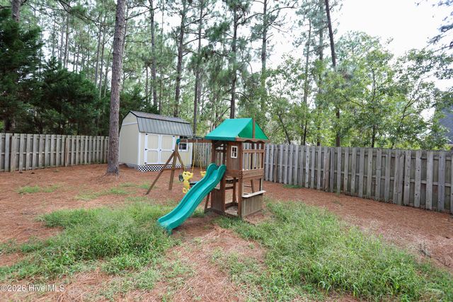 100 Sawmill Road E, Pinehurst, NC 28374