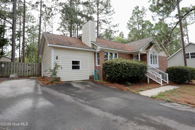 100 Sawmill Road E, Pinehurst, NC 28374