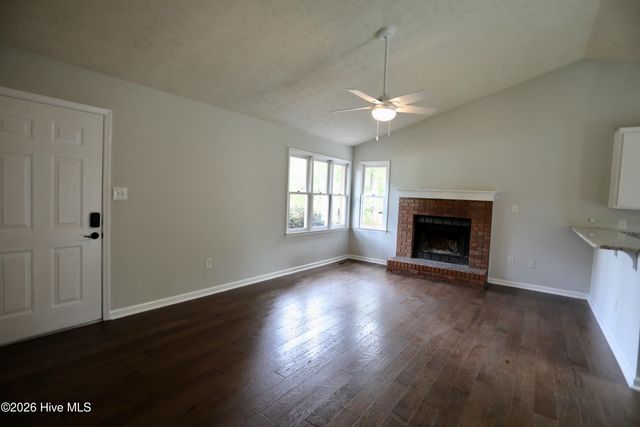 100 Sawmill Road E, Pinehurst, NC 28374