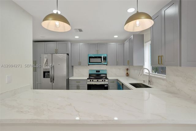 8741 SW 10th St, Pembroke Pines, FL 33025