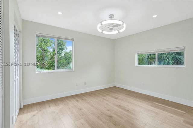 8741 SW 10th St, Pembroke Pines, FL 33025