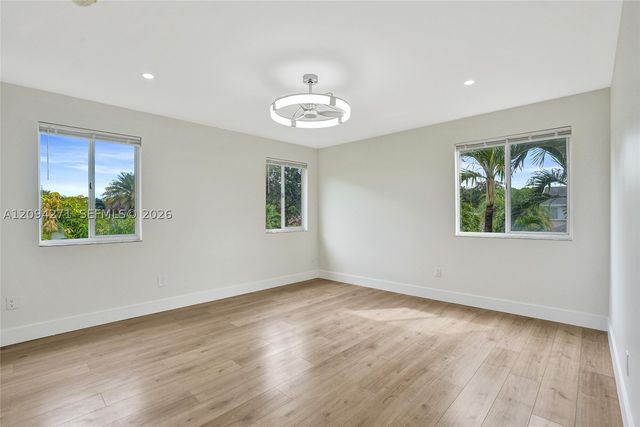 8741 SW 10th St, Pembroke Pines, FL 33025