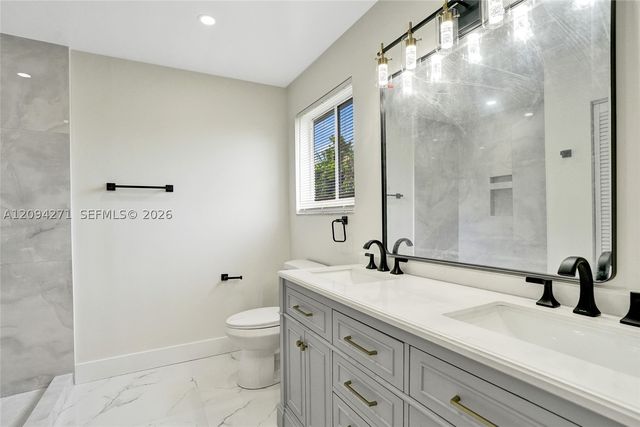 8741 SW 10th St, Pembroke Pines, FL 33025