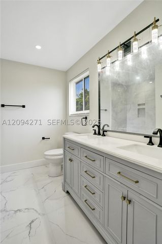8741 SW 10th St, Pembroke Pines, FL 33025