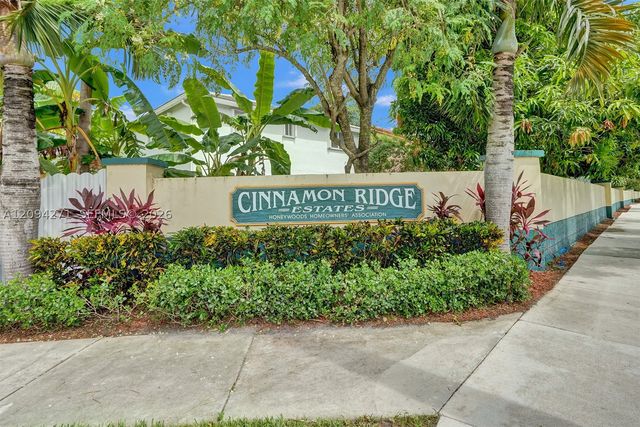8741 SW 10th St, Pembroke Pines, FL 33025