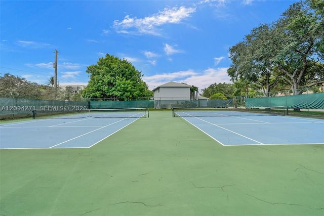 8741 SW 10th St, Pembroke Pines, FL 33025