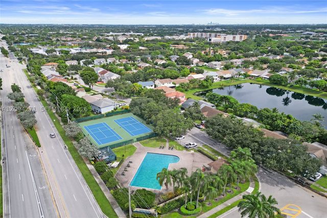 8741 SW 10th St, Pembroke Pines, FL 33025