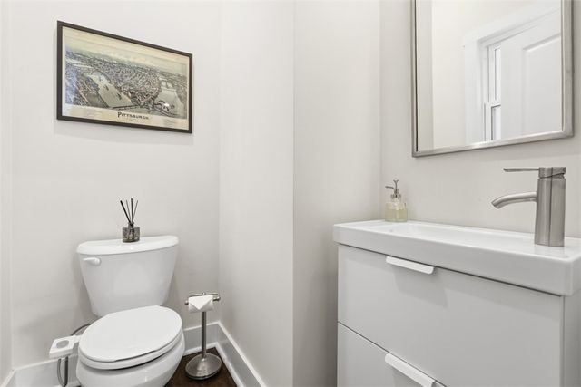 5620 Jackson St, Highland Park, PA 15206