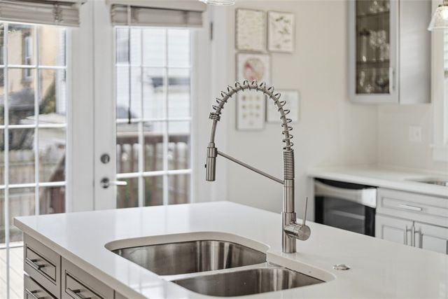 5620 Jackson St, Highland Park, PA 15206