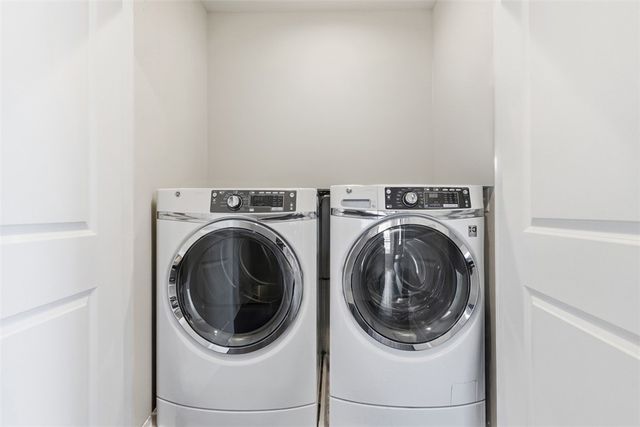 5620 Jackson St, Highland Park, PA 15206