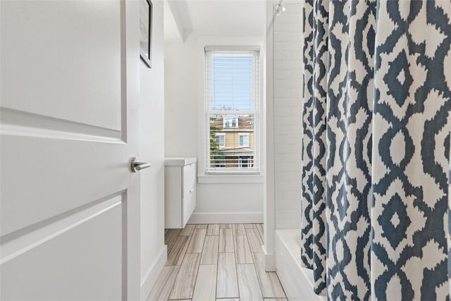 5620 Jackson St, Highland Park, PA 15206