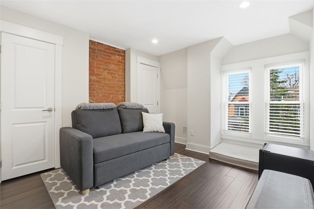 5620 Jackson St, Highland Park, PA 15206