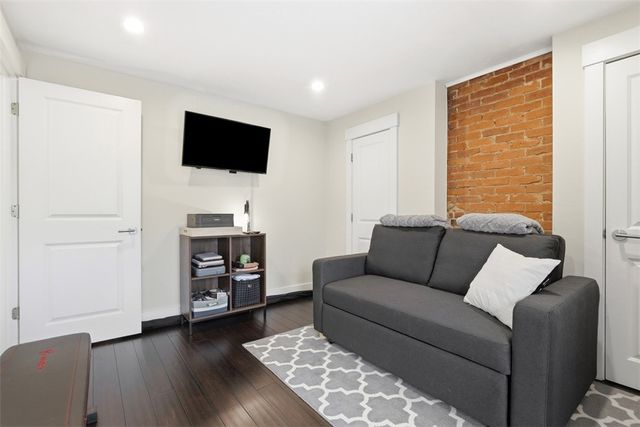 5620 Jackson St, Highland Park, PA 15206