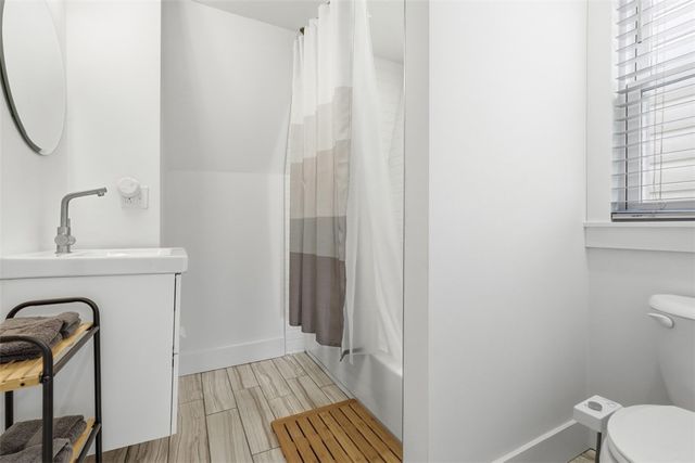 5620 Jackson St, Highland Park, PA 15206