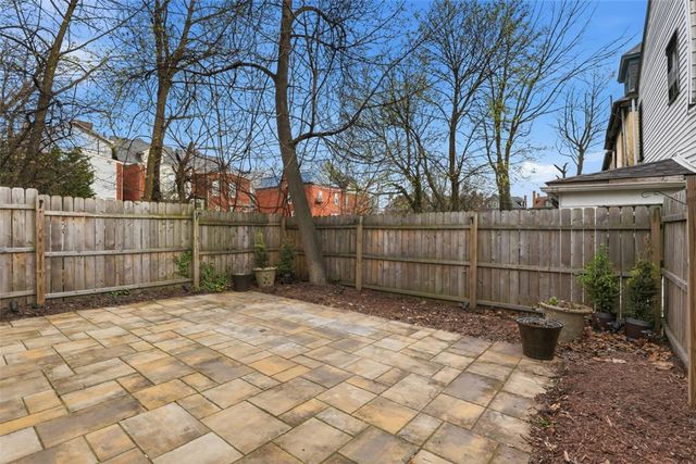 5620 Jackson St, Highland Park, PA 15206