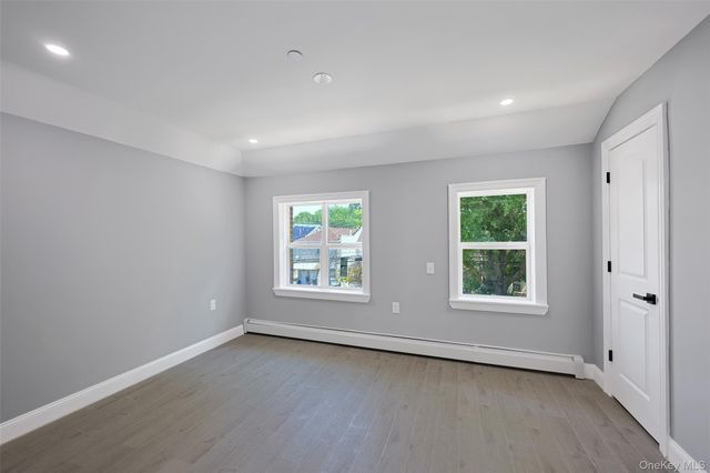 842 E 225th Street, Bronx, NY 10466