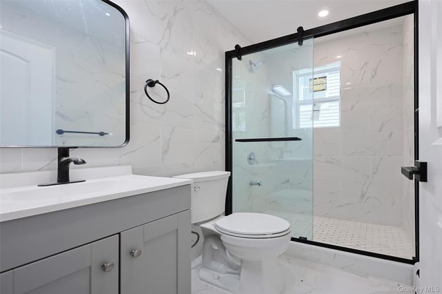 842 E 225th Street, Bronx, NY 10466