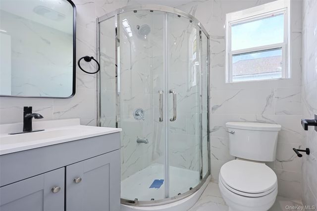 842 E 225th Street, Bronx, NY 10466