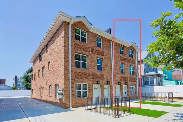 842 E 225th Street, Bronx, NY 10466