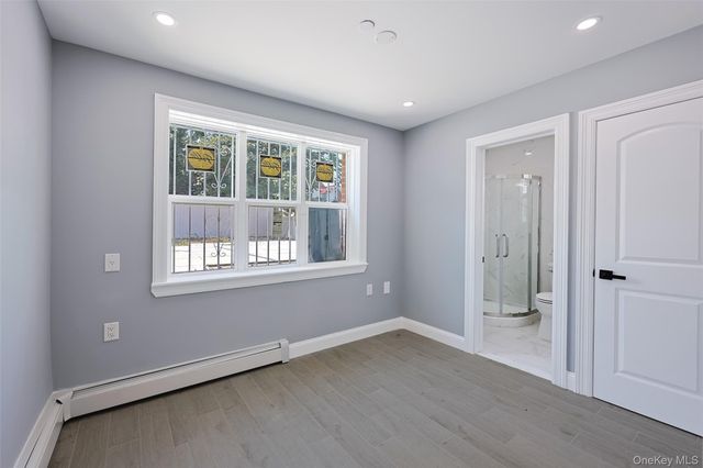842 E 225th Street, Bronx, NY 10466