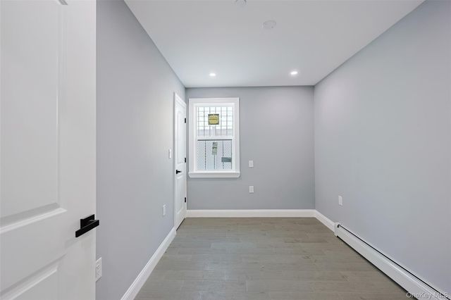 842 E 225th Street, Bronx, NY 10466