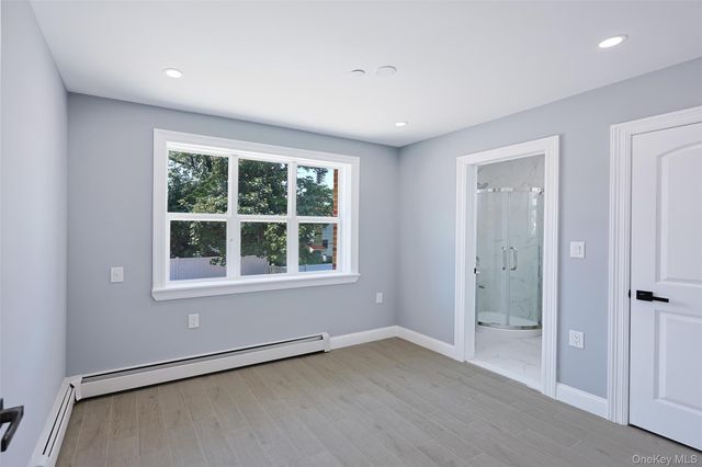 842 E 225th Street, Bronx, NY 10466