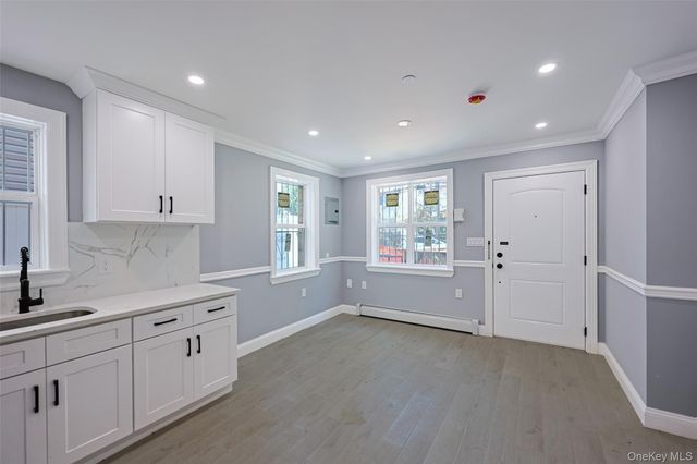 842 E 225th Street, Bronx, NY 10466